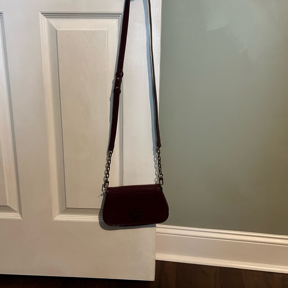 Tory Burch Landon Purse with Magnetic Closure - Picture 4 of 7